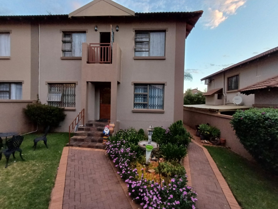 3 Bedroom Property for Sale in Langenhovenpark Free State